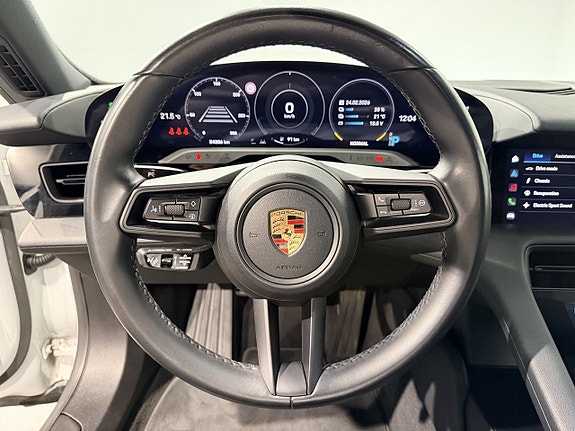 Porsche Taycan 17 of 24