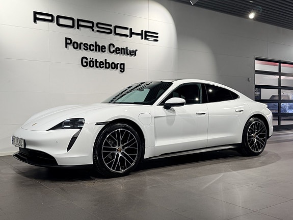 Porsche Taycan 8 of 24