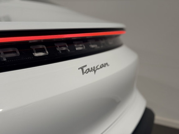 Porsche Taycan 24 of 24