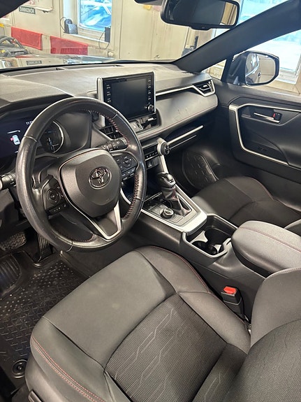 Toyota RAV4 2 of 3