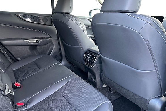 Lexus NX450h+ 11 of 23