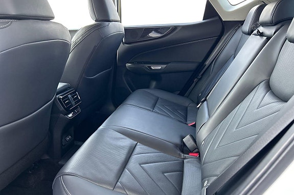 Lexus NX450h+ 12 of 23