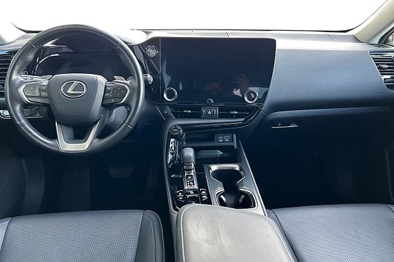 Lexus NX450h+ 8 of 23