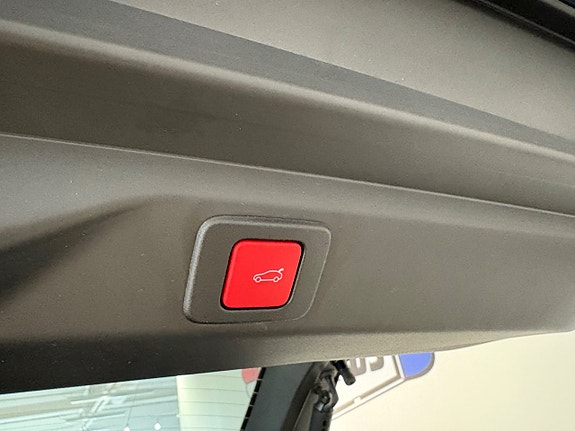 Peugeot e-3008 15 of 19
