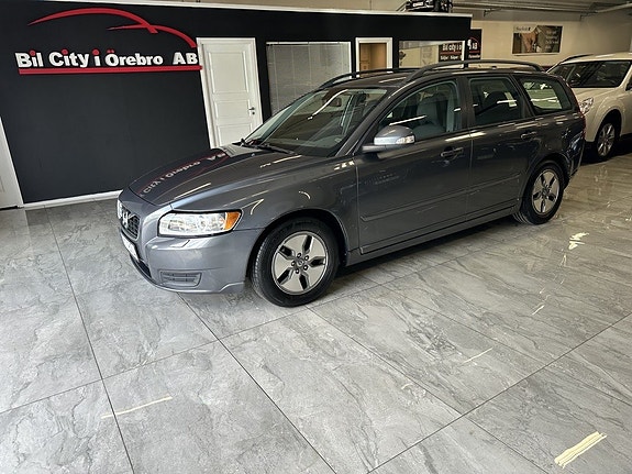 Volvo V50 3 of 21