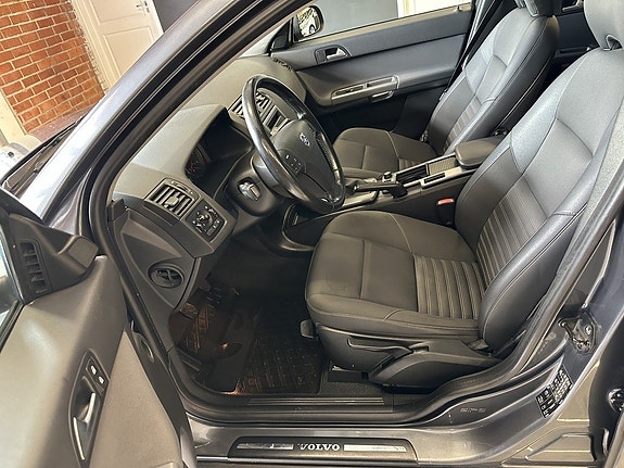 Volvo V50 17 of 21
