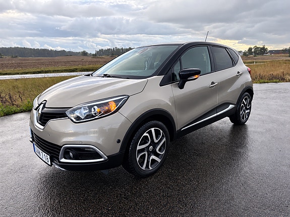 Renault Captur 2 of 5