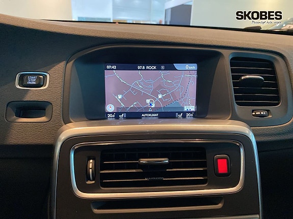 Volvo V60 14 of 28