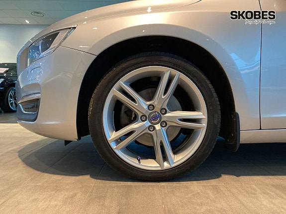 Volvo V60 17 of 28