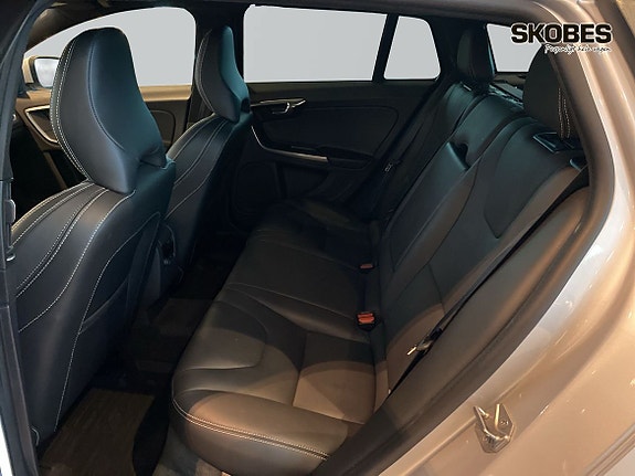 Volvo V60 9 of 28