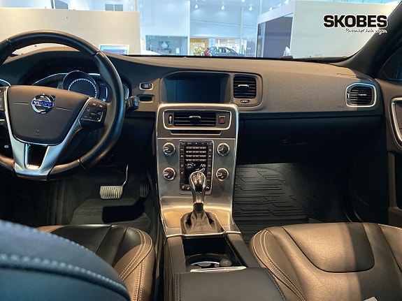 Volvo V60 12 of 28