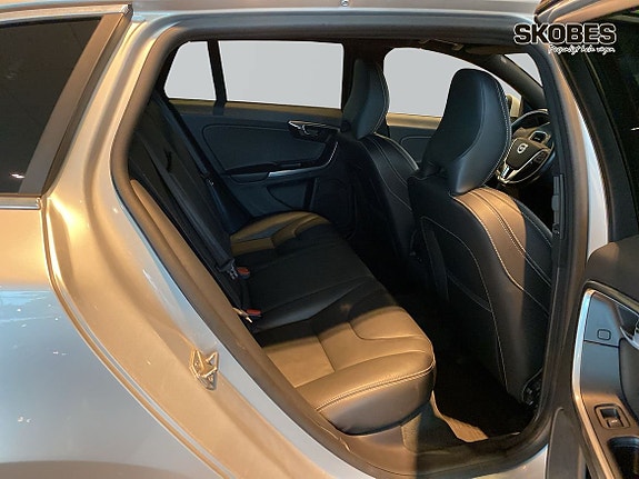 Volvo V60 10 of 28