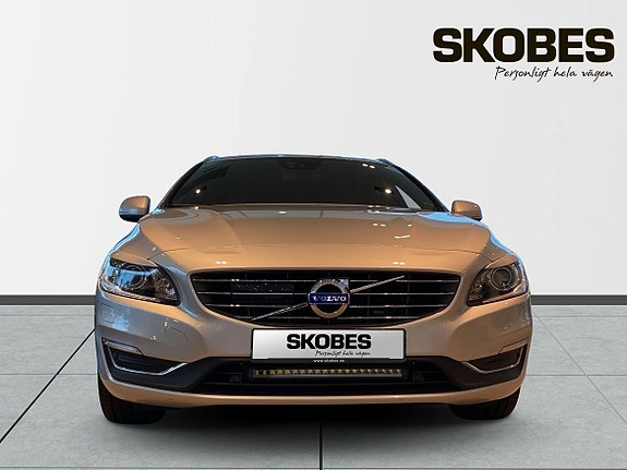 Volvo V60 2 of 28