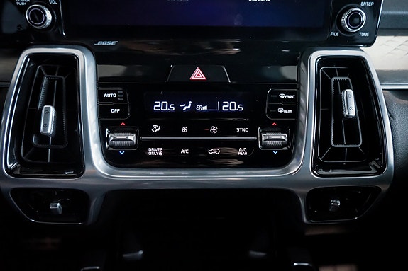 Kia Sorento 17 of 29