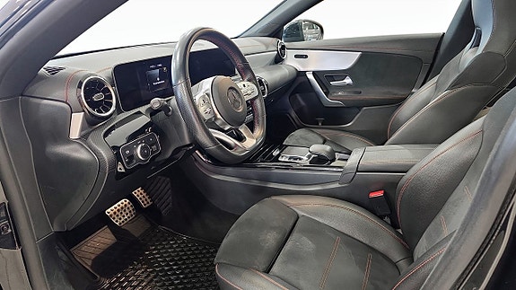 Mercedes-Benz CLA200 5 of 10