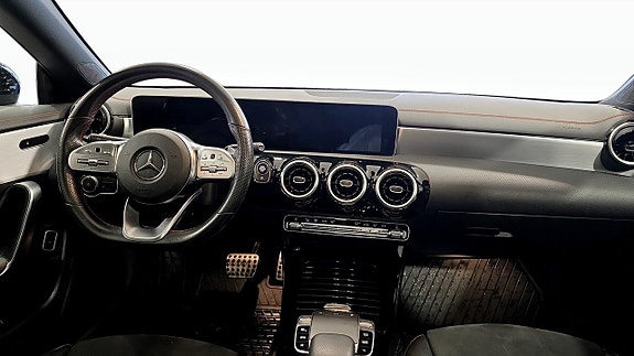 Mercedes-Benz CLA200 4 of 10