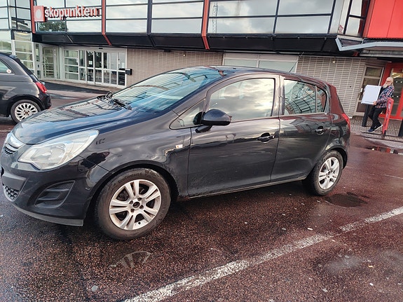 Opel Corsa 2 of 8