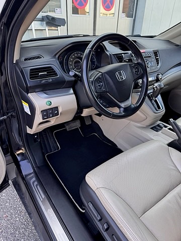 Honda CR-V 17 of 30