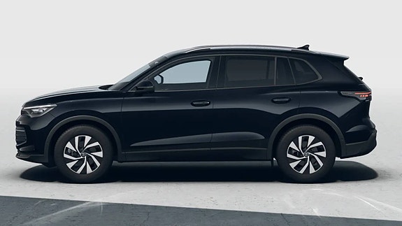 Volkswagen Tiguan 2 of 8