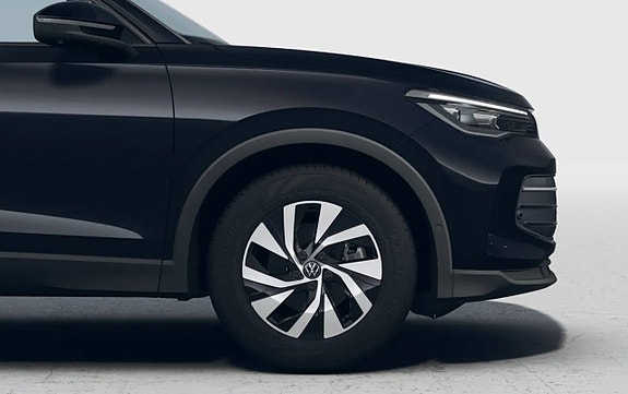 Volkswagen Tiguan 4 of 8