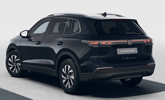 Volkswagen Tiguan 3 of 8