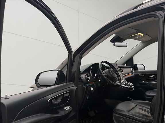 Mercedes-Benz V220 d 15 of 30