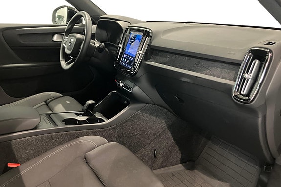 Volvo EX40 7 of 21