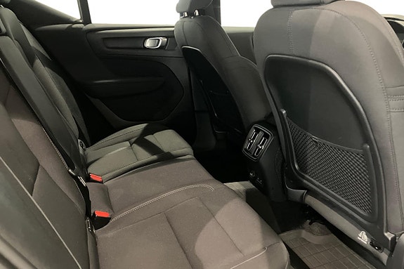 Volvo EX40 9 of 21