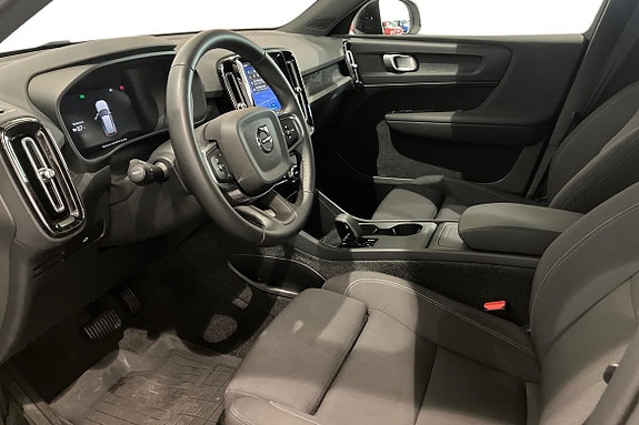 Volvo EX40 14 of 21