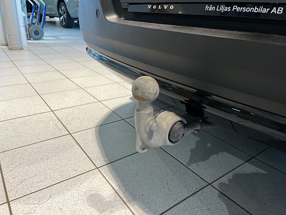 Volvo EX40 11 of 16