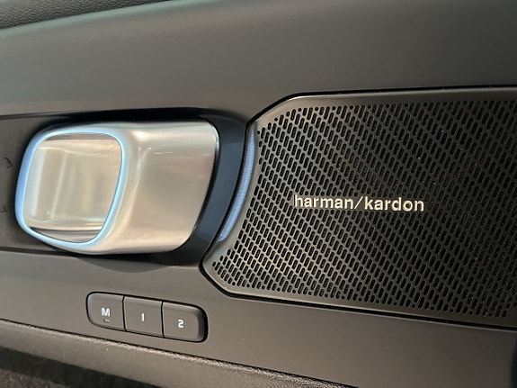 Volvo EX40 12 of 16