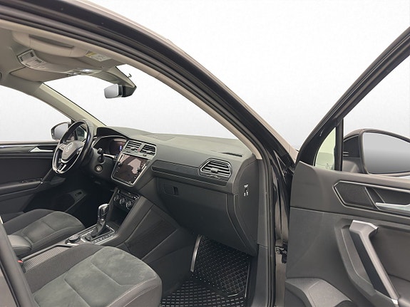 Volkswagen Tiguan 16 of 30