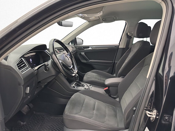 Volkswagen Tiguan 12 of 30