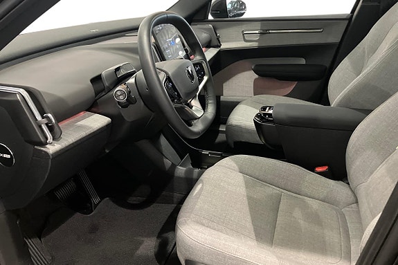 Volvo EX30 14 of 21