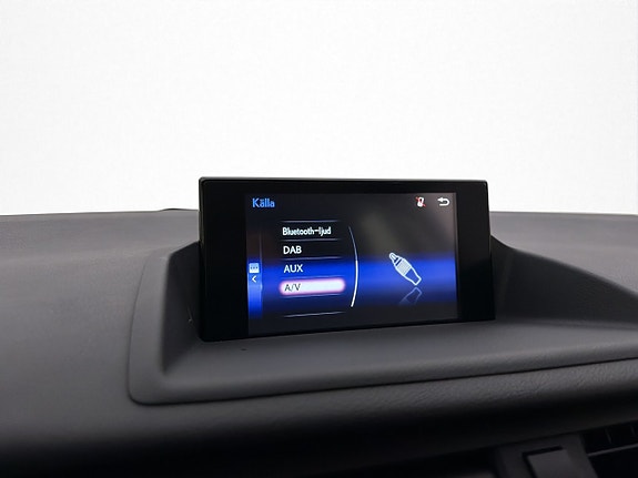 Lexus CT200h 18 of 30