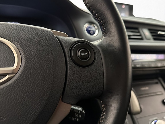 Lexus CT200h 22 of 30