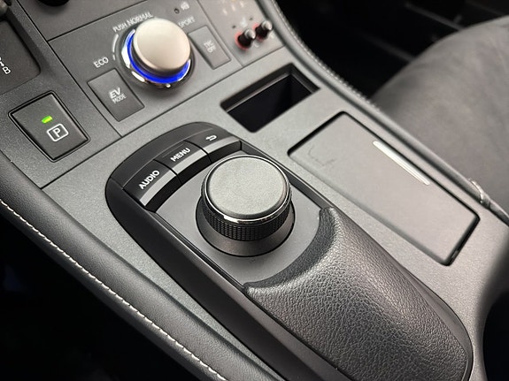Lexus CT200h 15 of 30