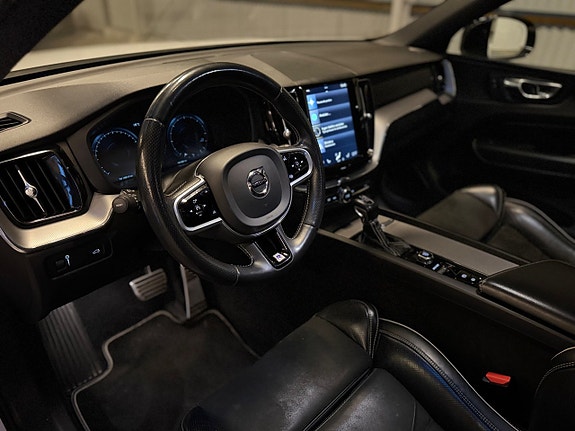 Volvo XC60 10 of 17