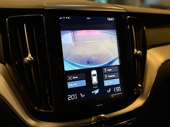Volvo XC60 12 of 17