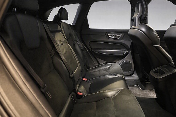 Volvo XC60 17 of 17