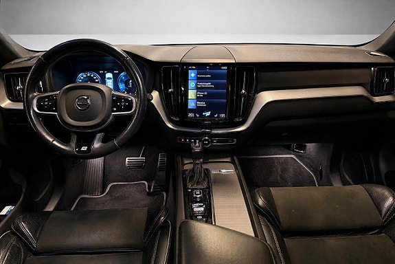 Volvo XC60 16 of 17