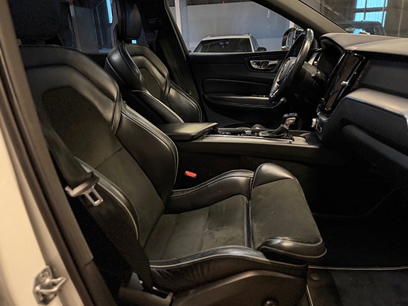 Volvo XC60 9 of 17