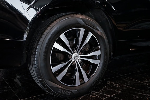 Volvo XC60 5 of 27