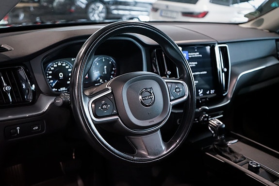 Volvo XC60 11 of 27