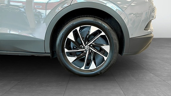 Volkswagen ID.4 6 of 14