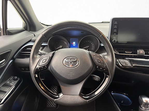 Toyota C-HR 12 of 29