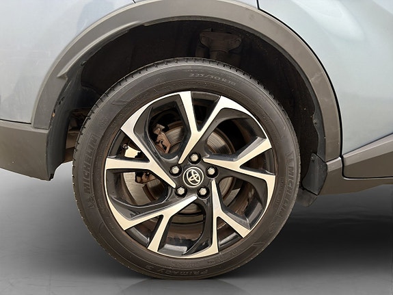Toyota C-HR 28 of 29