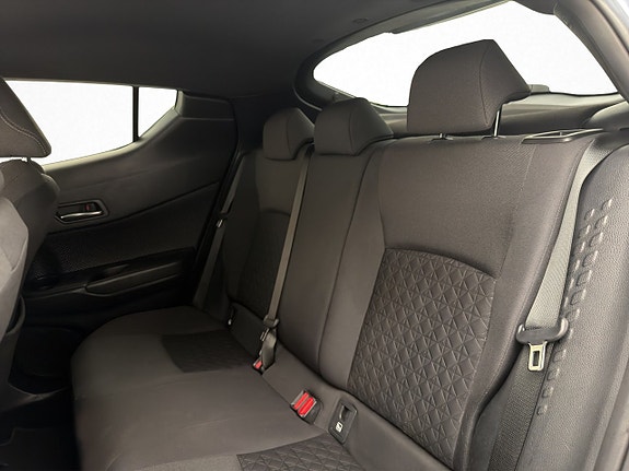 Toyota C-HR 10 of 29