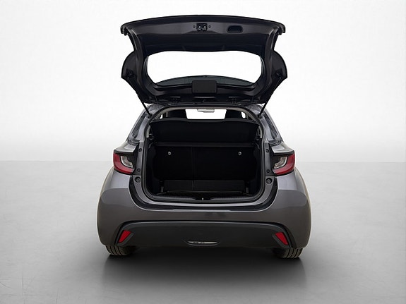 Toyota Yaris 8 of 26