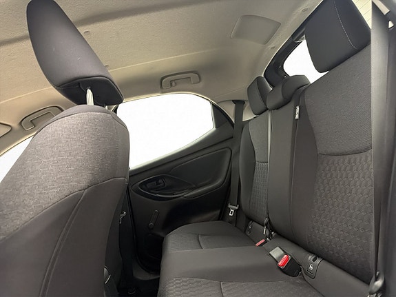 Toyota Yaris 10 of 26